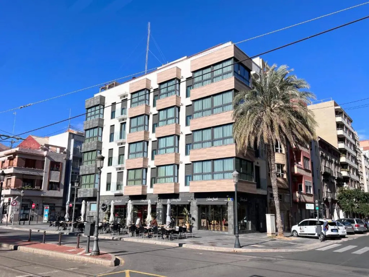 Valencia Luxury - Calma Beach Apartments — отель с удобствами в Валенсии