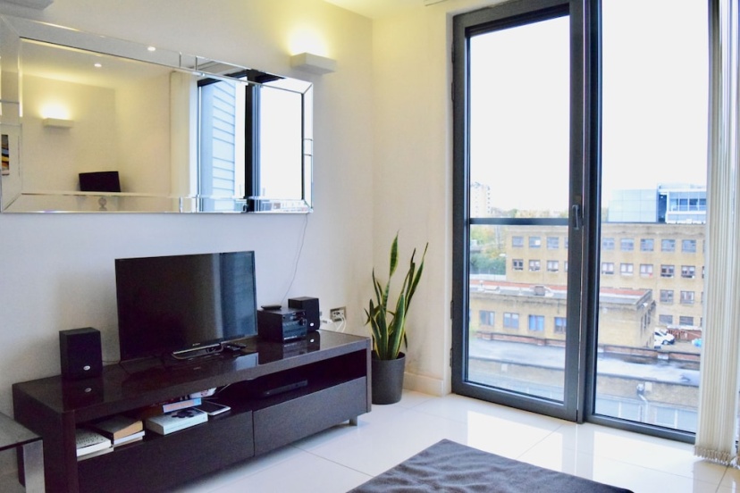 Stunning 1 Bedroom Apartment in Vibrant Hackney — отель с удобным расположением в Лондоне