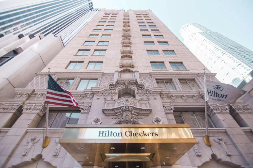 Hilton Checkers Los Angeles — отель с удобствами в Лос-Анджелесе