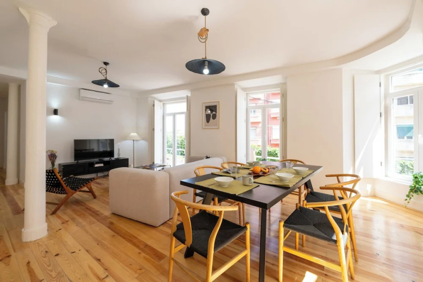 Sunny Lisbon Apartments by SoulPlaces — отель с удобствами в Лиссабоне