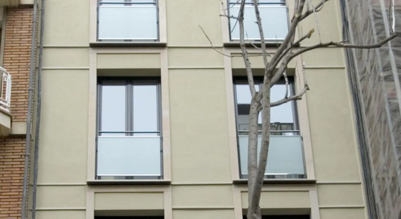 Serennia Cest Apartamentos Arc de Triomf — отель с удобным расположением в Барселоне