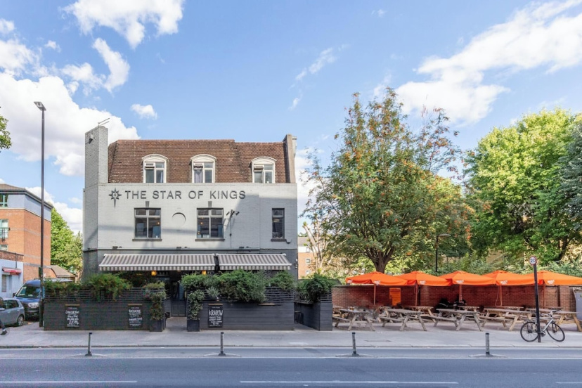 Trendy 1 Bedroom Apartment in Kings Cross — отель с удобствами в Лондоне