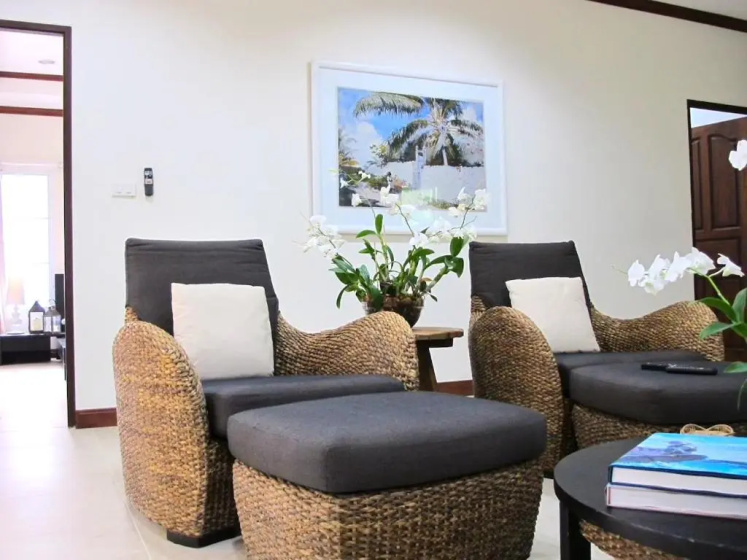 Ultimate Privacy 6 Bedroom Villa with Pool and Beautiful Sunrise Roof Terrace — отель с удобным расположением в Чанге