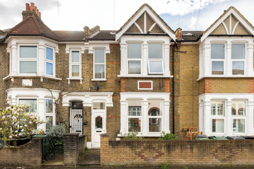 Beautiful 2 bed in Walthamstow — комфортный отель в Лондоне