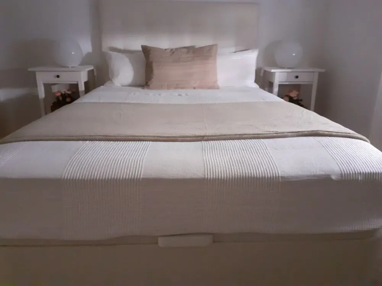 Cozy New Apartment in Arroios — забронировать отель в Лиссабоне