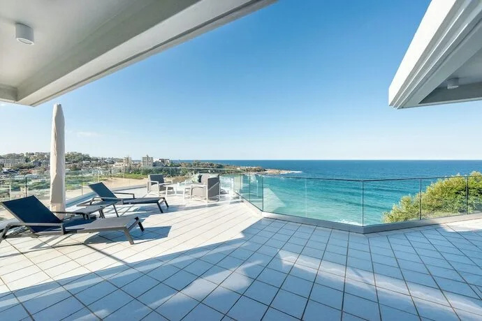 Цены на Queenscliff Ocean Villa by Onefinestay в Сиднее