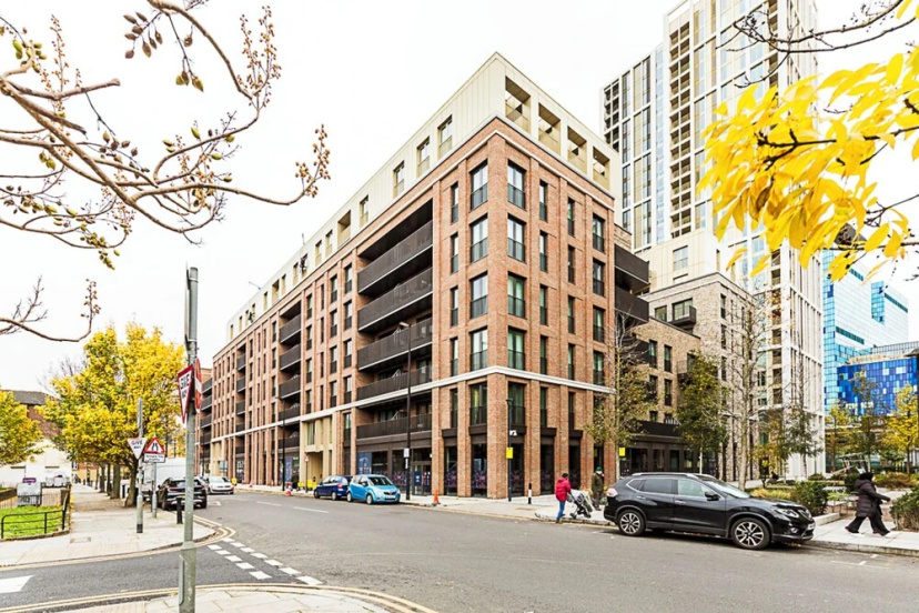 Beautiful Two Bed Property Near Whitechapel — отель с удобным расположением в Лондоне