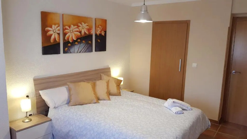 Bonito apartamento con terraza junto al centro de Alicante — отель с удобствами в Аликанте