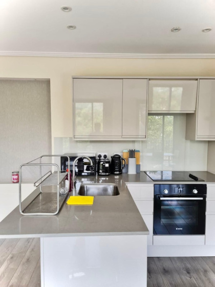 Цены на London Riverside Apartment Retreat в Лондоне