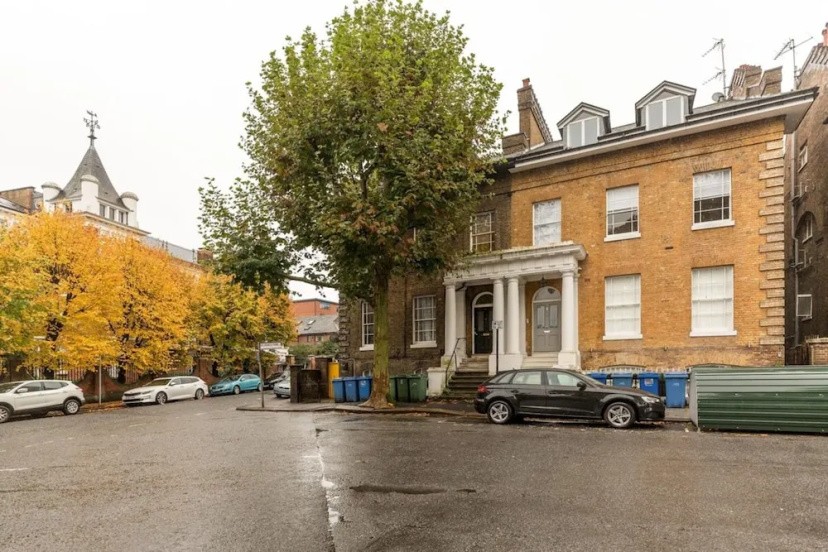 Bright Camberwell Georgian Apartment — забронировать отель в Лондоне