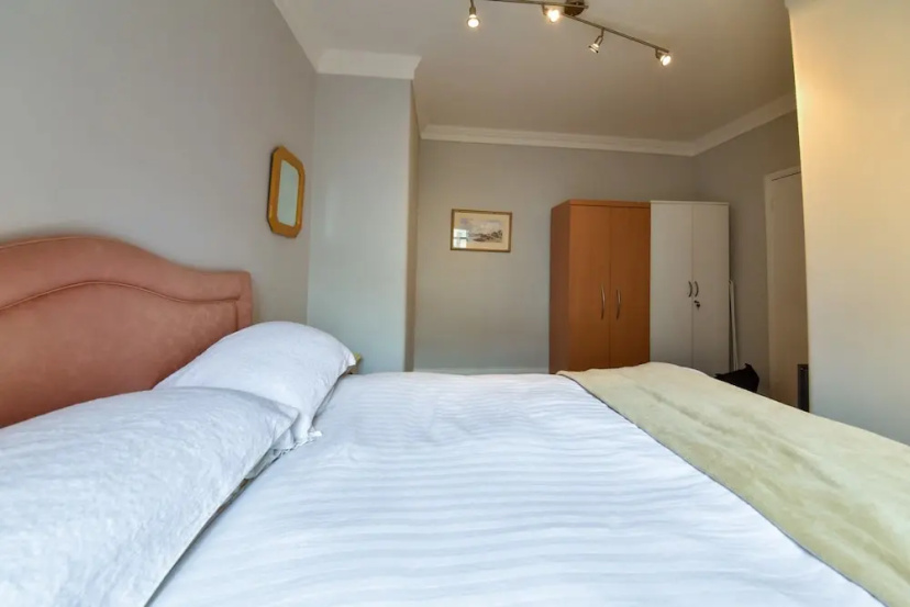 1 Bedroom Flat Near Marble Arch — забронировать отель в Лондоне