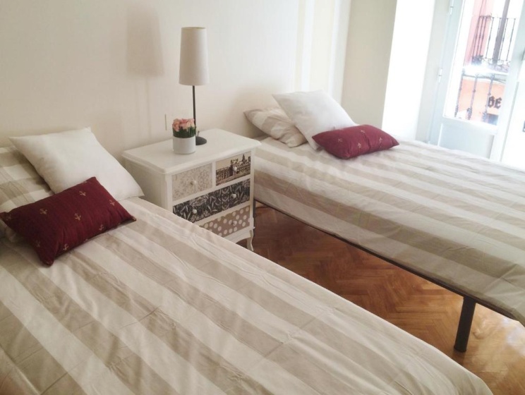 Almaden Apartment — отель с удобствами в Мадриде