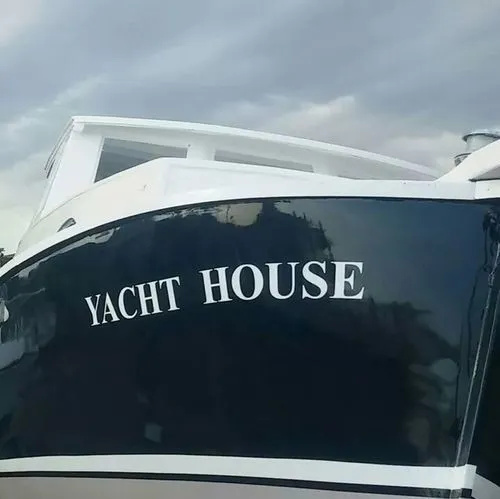 Yacht House Istanbul — отель в Стамбуле, Турция
