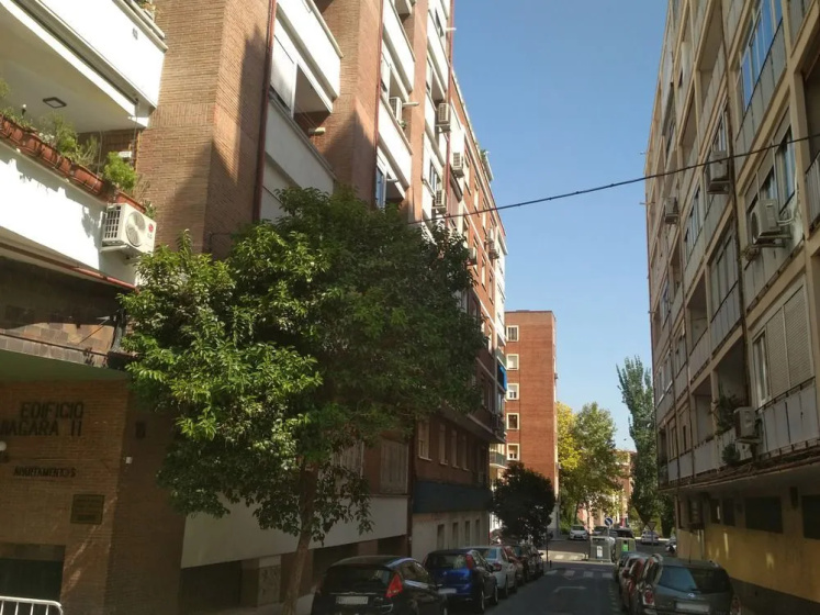 Apartamentos Duque II — отель с удобствами в Мадриде