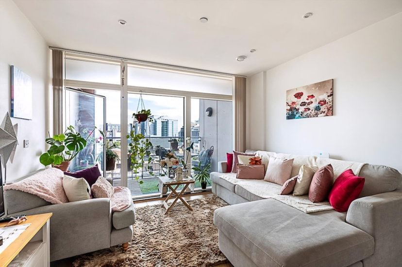 Stylish Canary Wharf Retreat For 2 — отель с удобным расположением в Лондоне