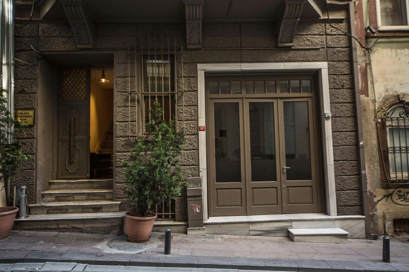 Galata Tower VIP Apartment Suites — комфортный отель в Стамбуле