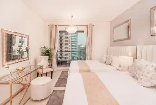 Elite Royal Apartment - Panoramic Full Burj Khalifa, Fountain & Skyline view - Imperial - 2 bedrooms & 1 open bedroom without partition — отель с удобным расположением в Дубае