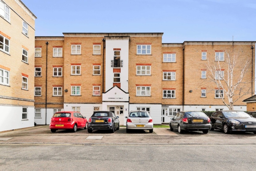 Cosy Home in Calm Residence — комфортный отель в Лондоне
