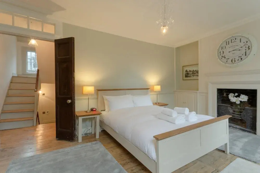 3 Bedroom Property in Whitechapel 3 — отель в Лондоне, Соединенное Королевство