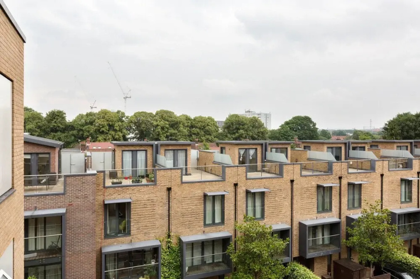 Sophisticated 2 Bed Flat with Balcony in Acton — отзывы гостей и цены
