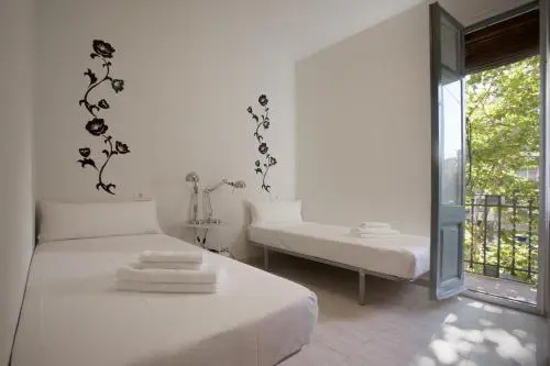 Centric Sagrada Familia Apartments — комфортный отель в Барселоне