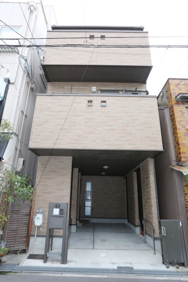 Tsuruhashi Guest House Tamatsu 3 — отель в Осаке, Япония