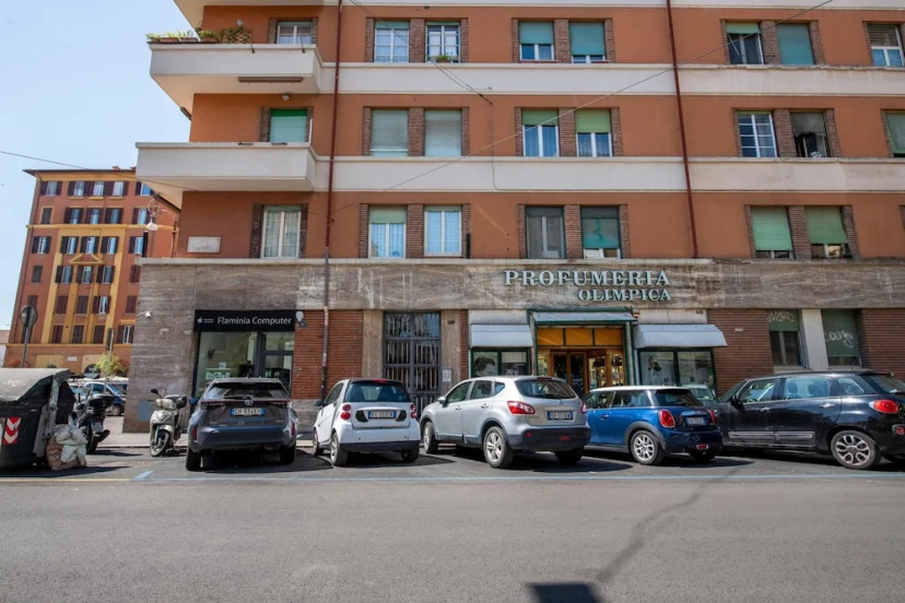 Piazza Carracci in Roma — комфортный отель в Риме