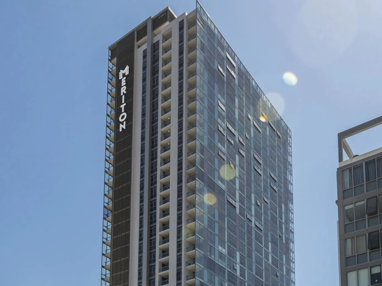 Meriton Suites Chatswood — отель с удобствами в Сиднее