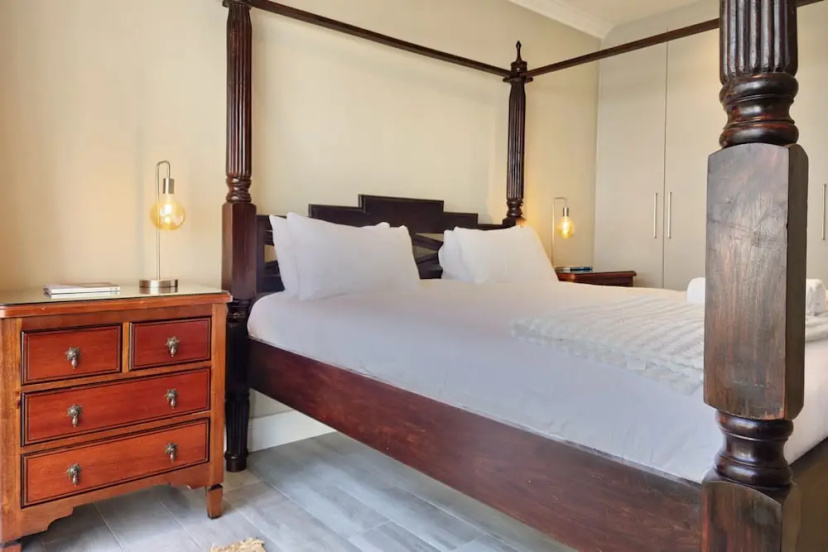 Elegant Camps Bay Villa w Pool 150m to Beach — отзывы гостей и цены