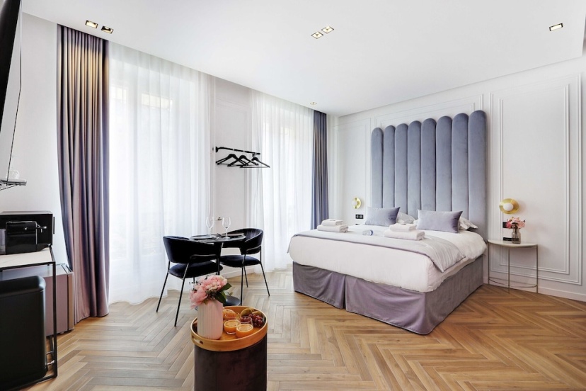 Цены на Charming Private Room - 2P - Les Halles в Париже