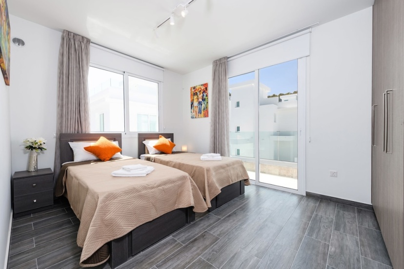 Green Bay Villa No 15 — отель с удобным расположением в Протарас