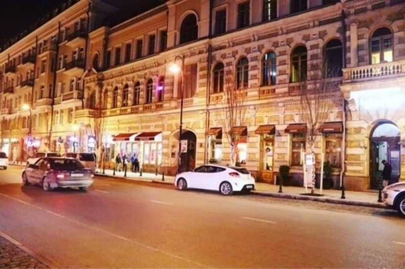 Апартаменты на пр-те Агмашенебели 3 — отель в Тбилиси, Грузия