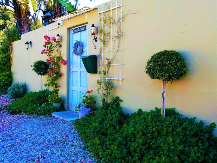 Cozy Corner Cottage Near the Beach 3 — отель в Кейптауне, Южноафриканская Республика