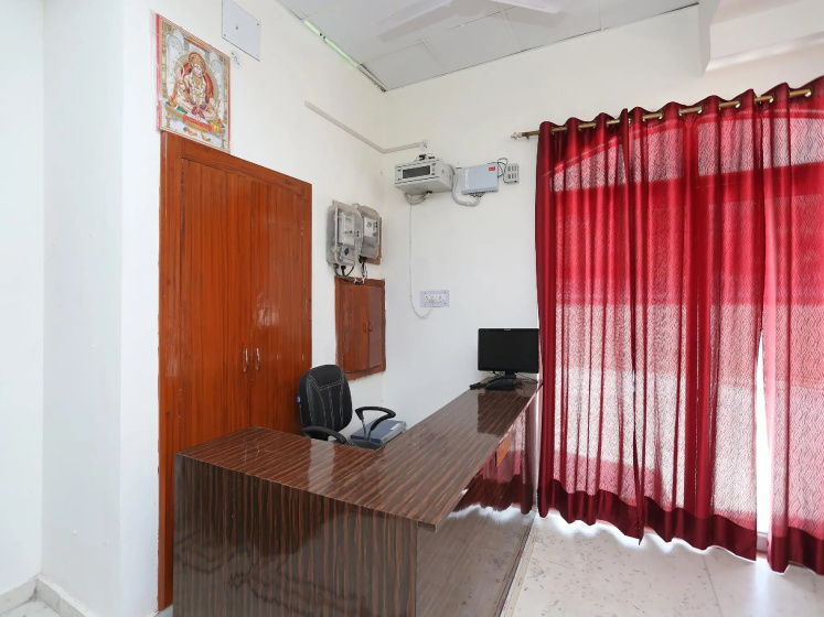 OYO 19171 Hotel Loknath Inn - Hotel in Λάκναου - Photo 1