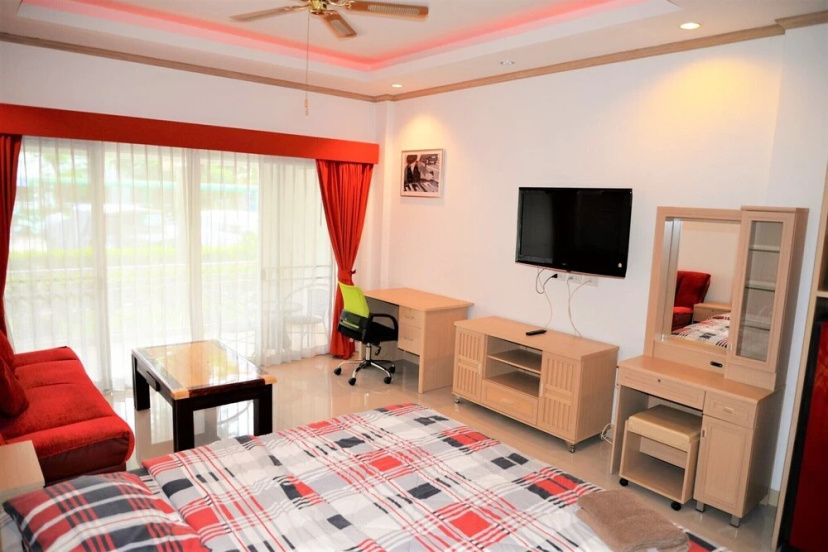Baan Suan Lalana Te Ground Floor Studio Apartment Jomtien — отель с удобствами в Паттайе