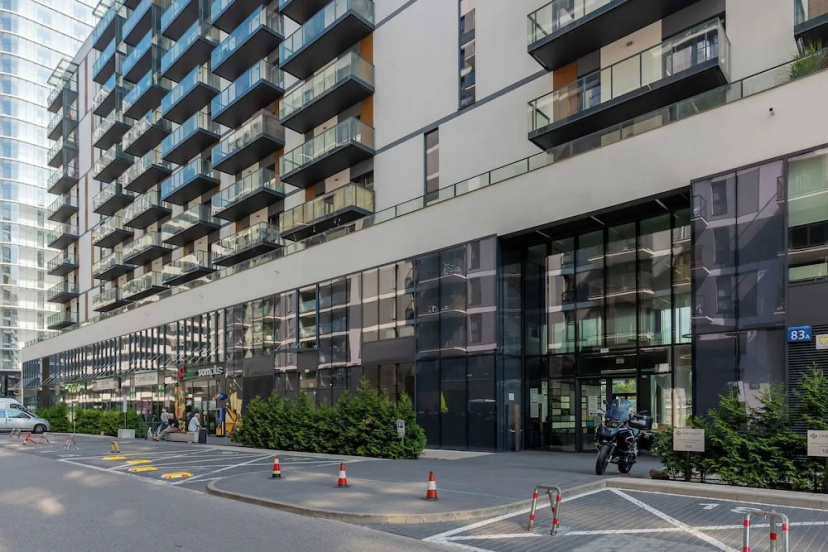 Цены на Studio With Parking in Wola by Renters в Варшаве
