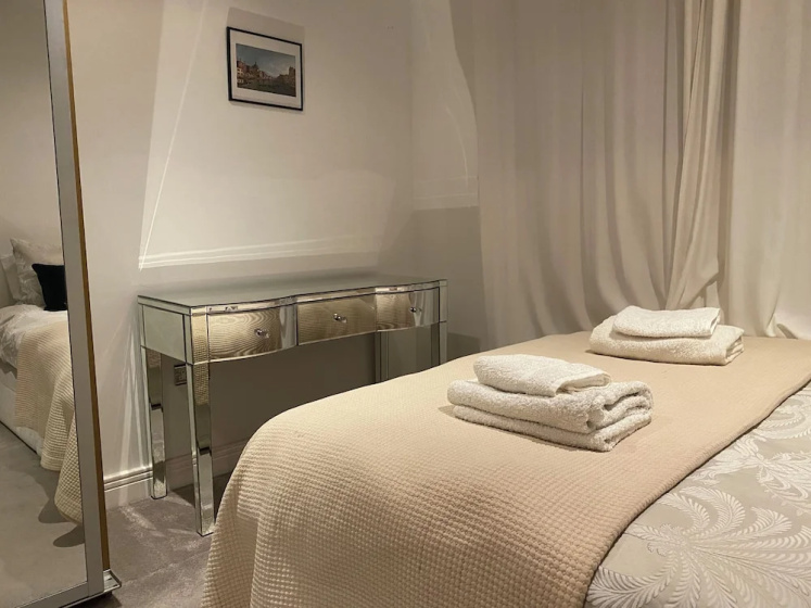 Cosy 2 Bedroom Royal Docks Apartment — отзывы гостей и цены