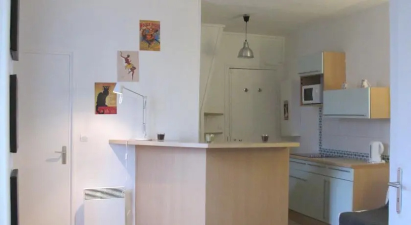 Petit Nid Douillet a Montmartre — отель с удобным расположением в Париже