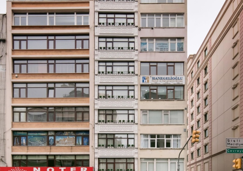 Tarus Apartments Osmanbey — отель с удобным расположением в Стамбуле