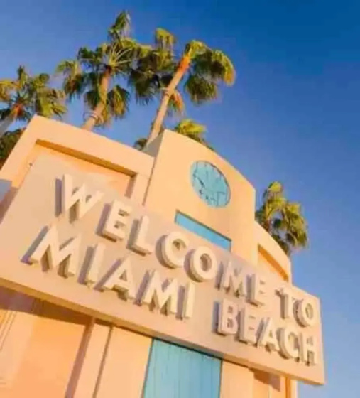 Miami Stay With Pool Luxury — забронировать отель в Майами