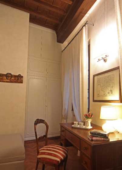 Verrazzano Apartment — забронировать отель в Флоренции