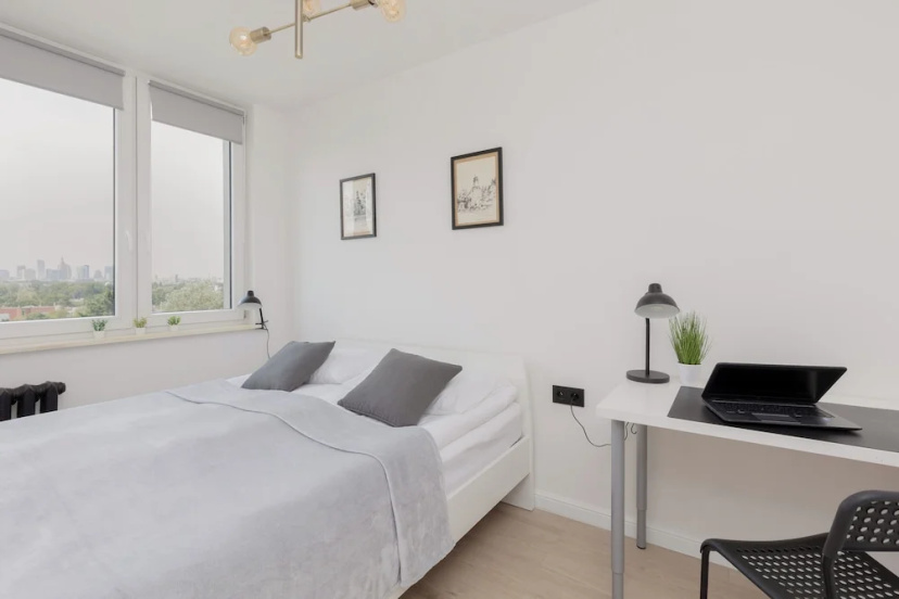 Цены на Warsaw Apartment With a View by Renters в Варшаве