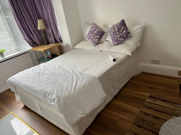 Lovely Studio Flat in London — отель с удобствами в Лондоне