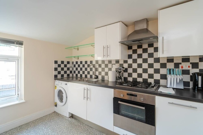 Quiet 2 Bedroom Apartment — отзывы гостей и цены