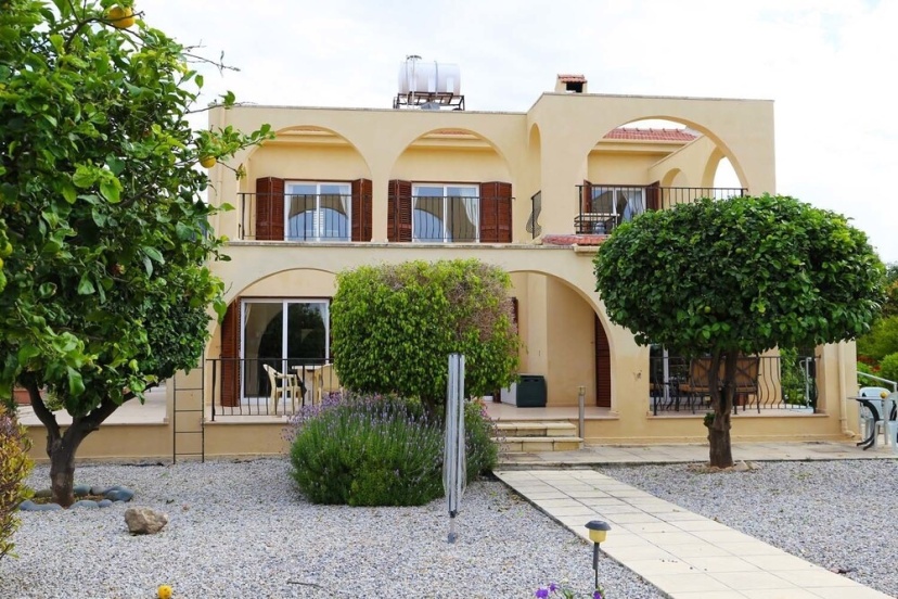 Villa Baris by Amy Villas — отель с удобствами в Кирения