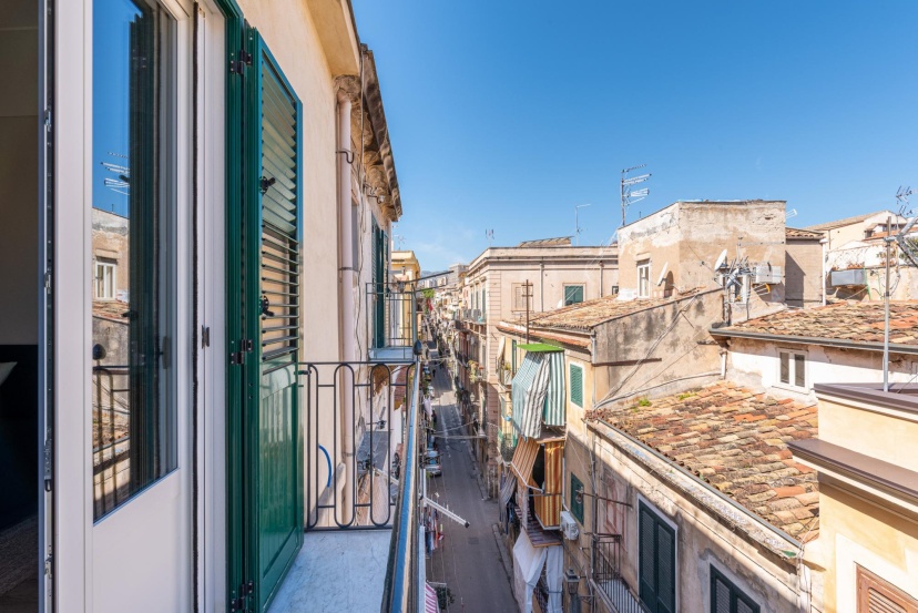 Porta di Castro Apartment with terrace — отель в Палермо, Италия