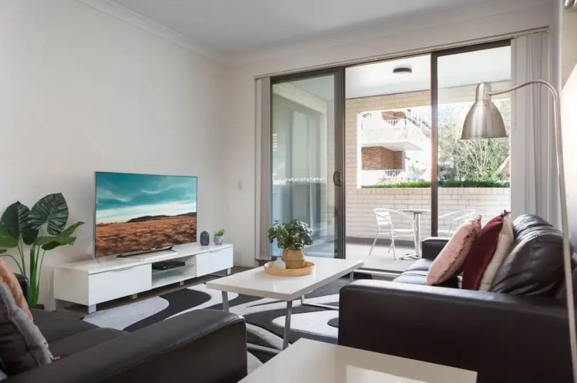 Цены на Spacious Two-bedroom Apartment Near Hospital в Сиднее