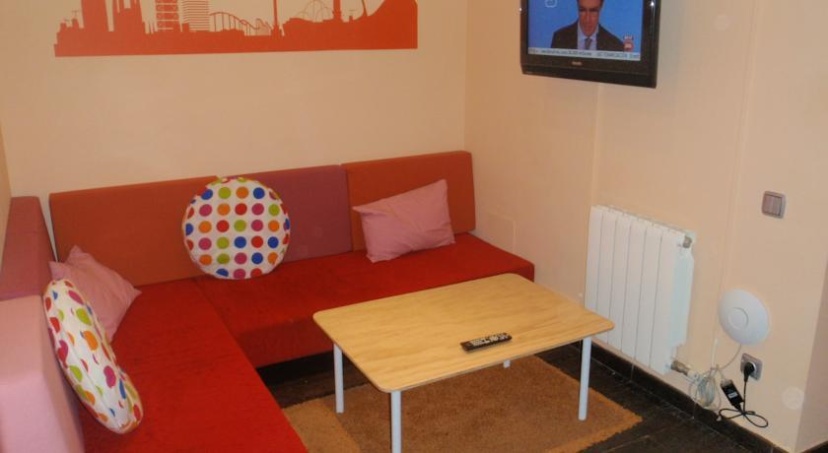Guest House Urgell — отель с удобным расположением в Барселоне