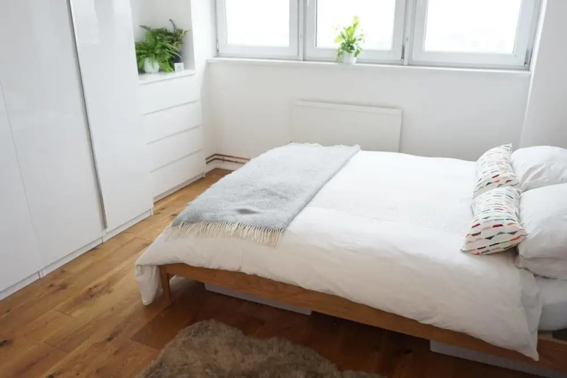 Refurbished 2 Bedroom Flat in Camden — отель с удобствами в Лондоне
