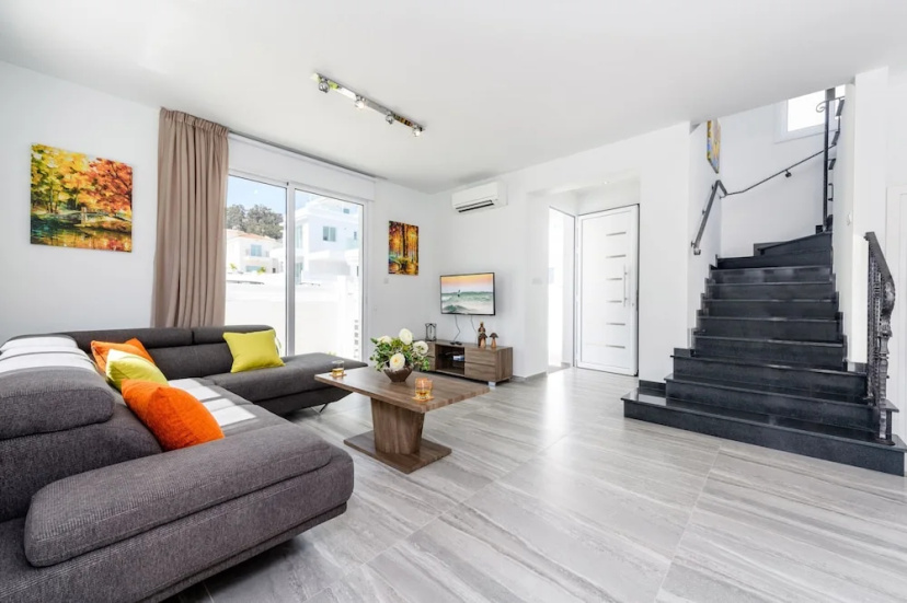 Green Bay Villa 15 in Protaras — забронировать отель в Протарас
